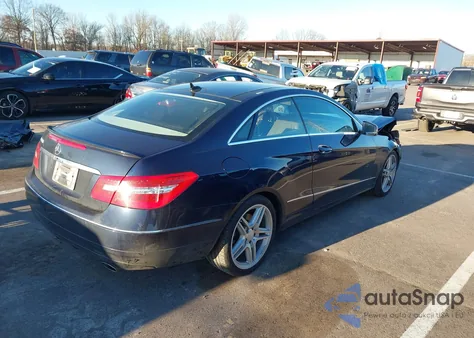 2013 Mercedes-Benz E 350 4Matic z USA, uszkodzony, nr VIN WDDKJ8JB3DF213571